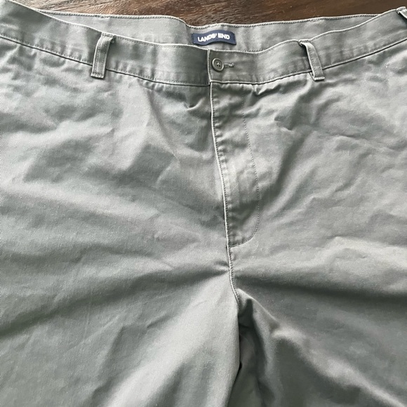 EUC Lands End flat front shorts Size 40 - Picture 2 of 11